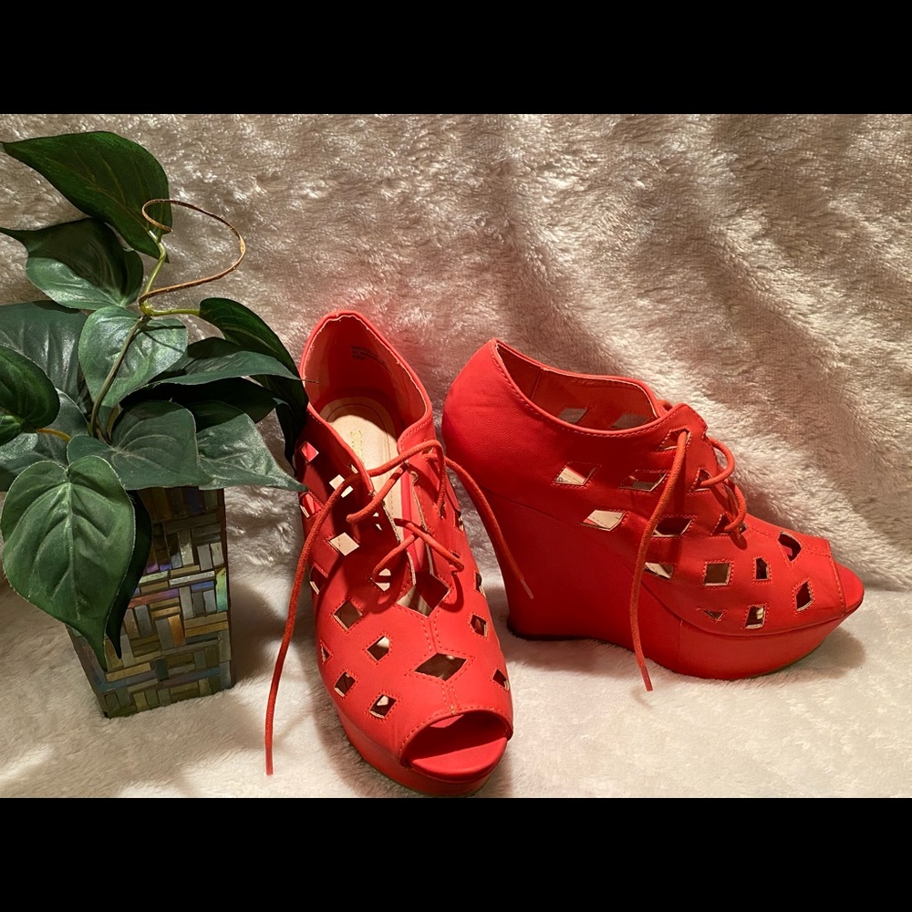 Orange sandal wedge